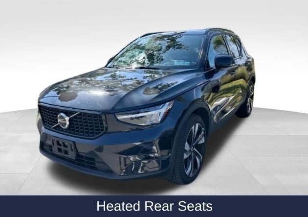 2024 Volvo XC40 B5 Plus Dark Theme