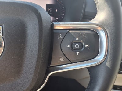 2023 Volvo XC40 B5 Plus Bright Theme