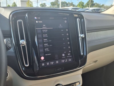 2023 Volvo XC40 B5 Plus Bright Theme