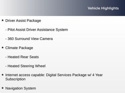 2023 Volvo XC40 B5 Plus Dark Theme