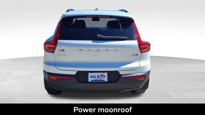 2023 Volvo XC40 B5 Plus Dark Theme