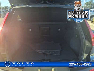 2023 Volvo XC40 B5 Plus Dark Theme