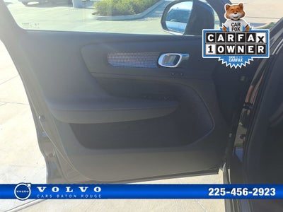 2023 Volvo XC40 B5 Plus Dark Theme