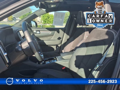 2023 Volvo XC40 B5 Plus Dark Theme