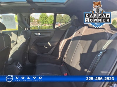 2023 Volvo XC40 B5 Plus Dark Theme