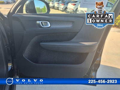 2023 Volvo XC40 B5 Plus Dark Theme