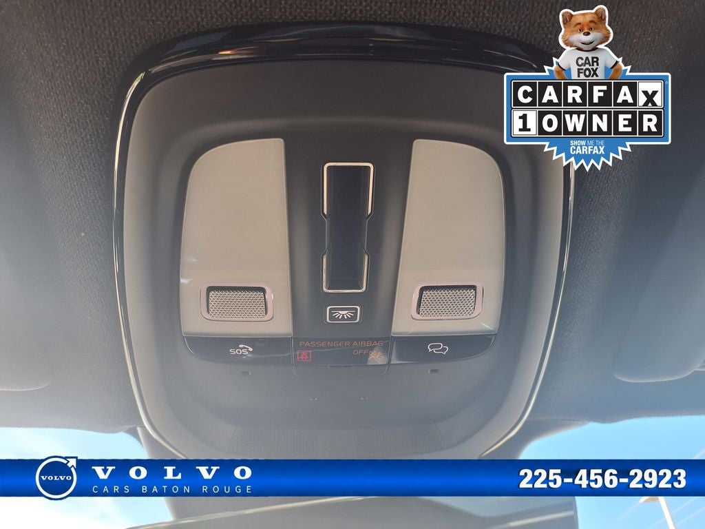 2023 Volvo XC40 B5 Plus Dark Theme