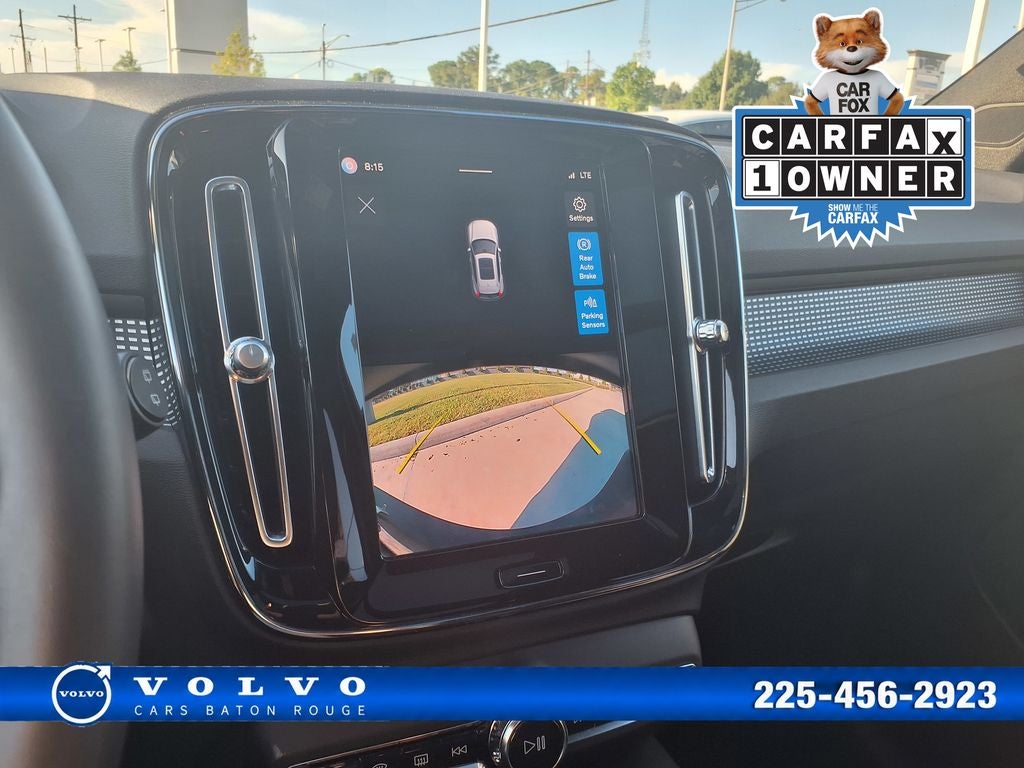 2023 Volvo XC40 B5 Plus Dark Theme