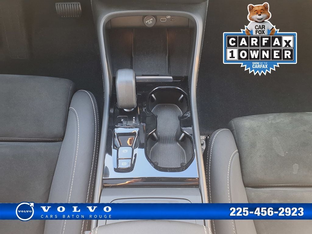 2023 Volvo XC40 B5 Plus Dark Theme