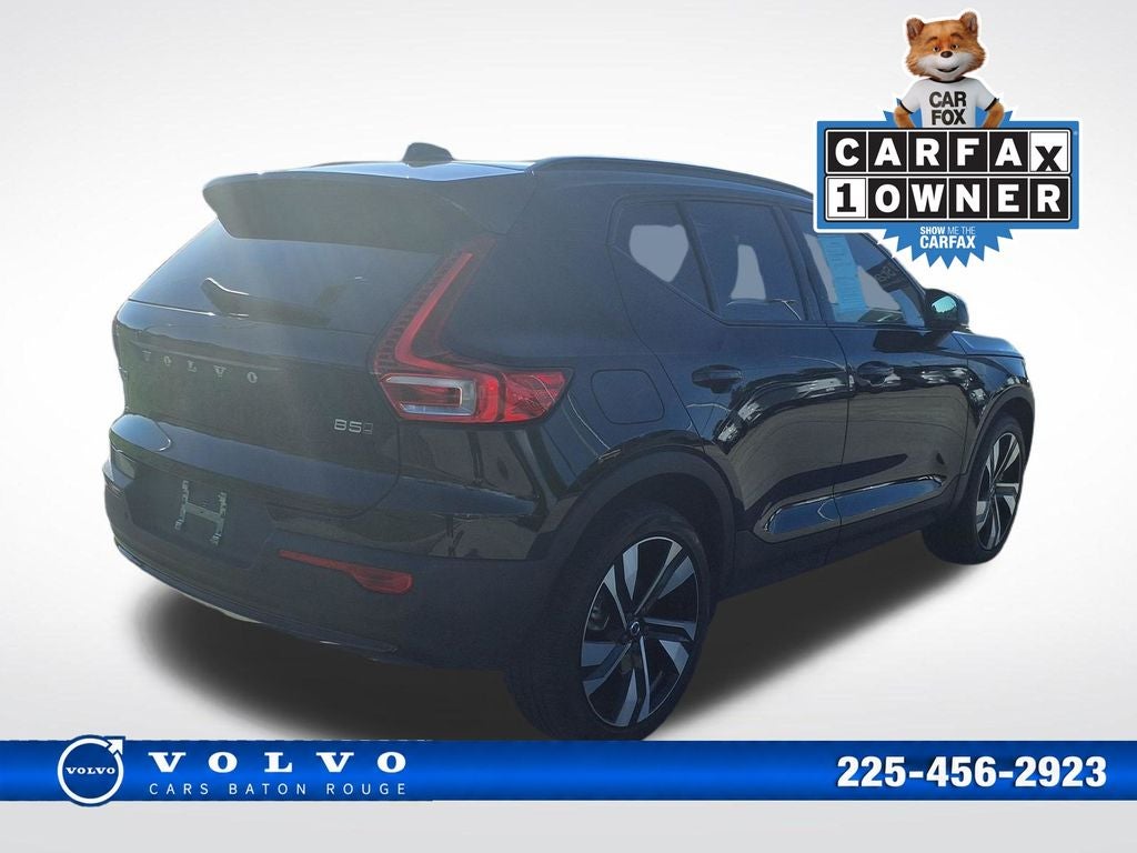 2023 Volvo XC40 B5 Plus Dark Theme
