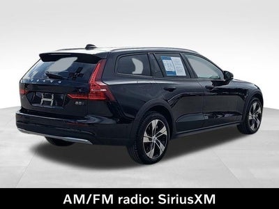 2025 Volvo V60 Cross Country B5 Plus