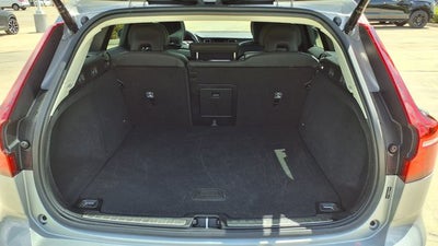 2025 Volvo V60 Cross Country B5 Plus
