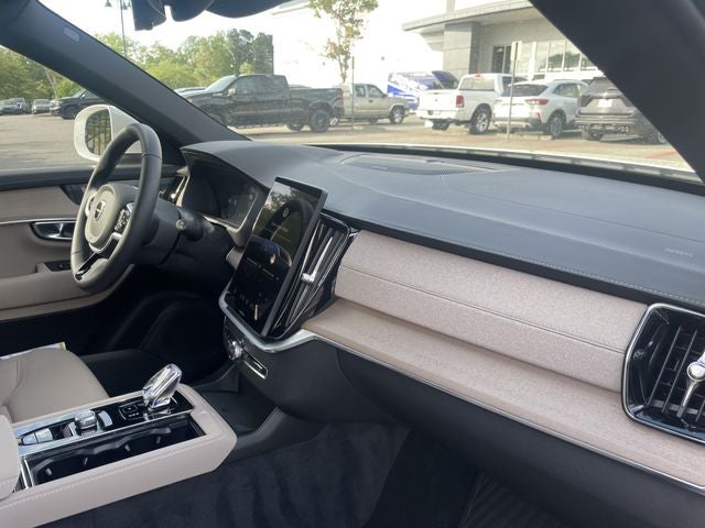 2026 Volvo XC90 B5 Plus