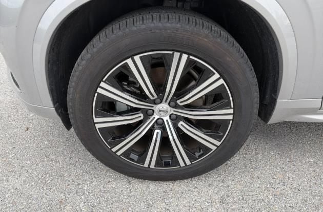 2025 Volvo XC90 B5 Core