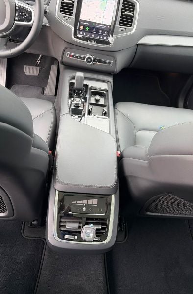 2025 Volvo XC90 B5 Core