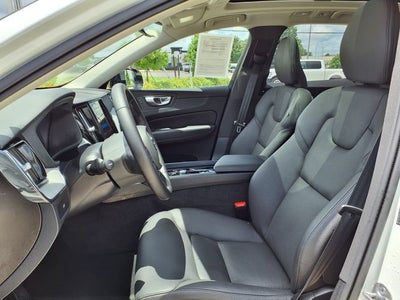 2025 Volvo XC60 B5 Plus