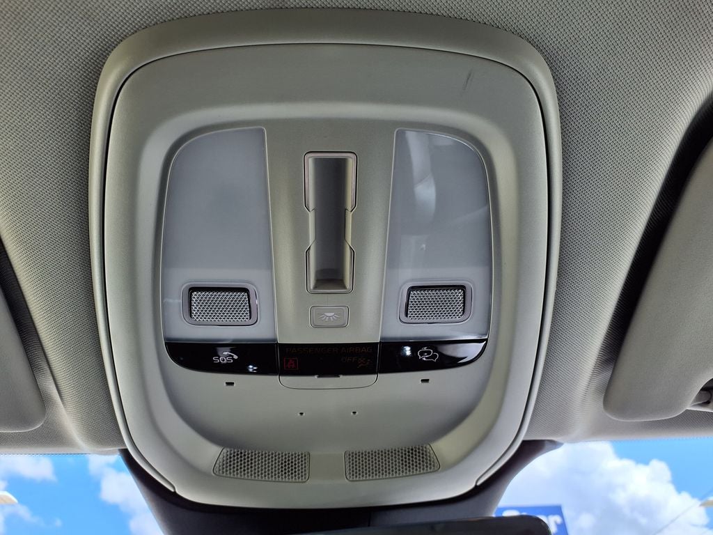 2025 Volvo XC60 B5 Core