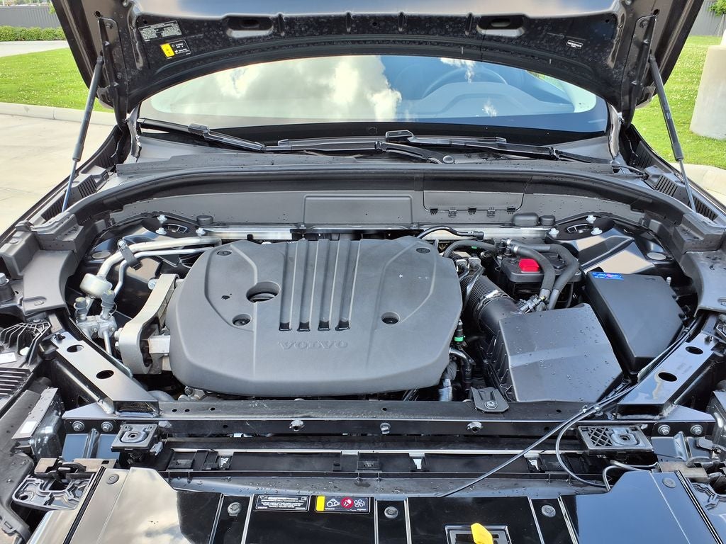 2025 Volvo XC60 B5 Core