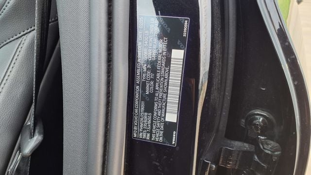 2025 Volvo XC60 B5 Core