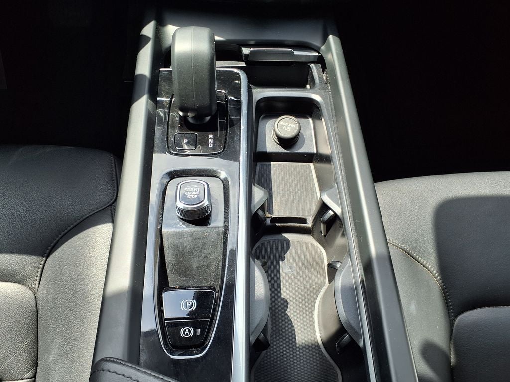 2025 Volvo XC60 B5 Core