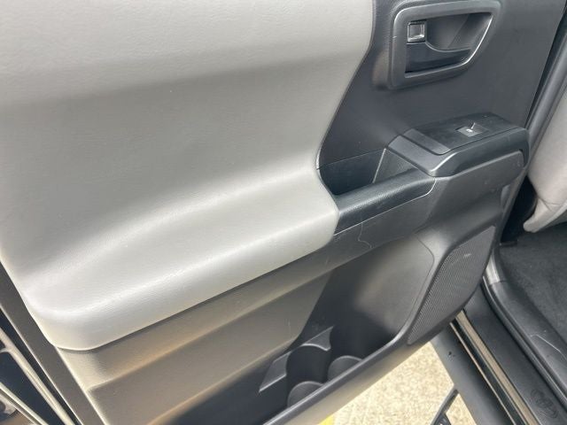 2022 Toyota Tacoma SR V6
