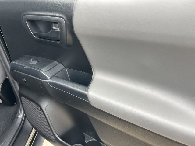 2022 Toyota Tacoma SR V6
