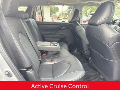 2025 Toyota Highlander XLE