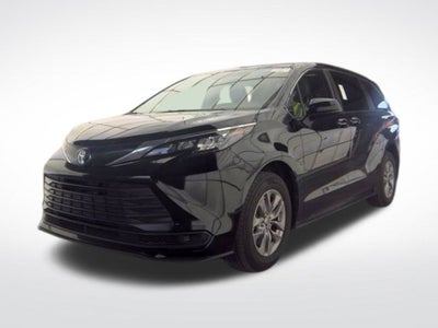 2025 Toyota Sienna LE 8 Passenger