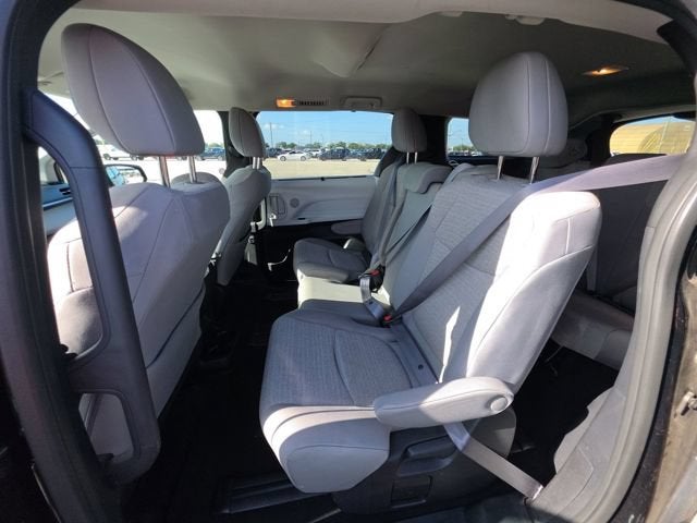 2025 Toyota Sienna LE 8 Passenger