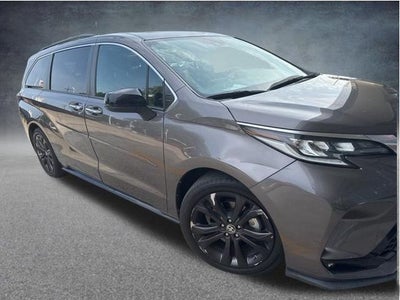 2022 Toyota Sienna XSE 7 Passenger