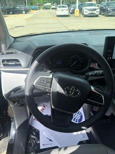 2026 Toyota Sienna XLE 8 Passenger