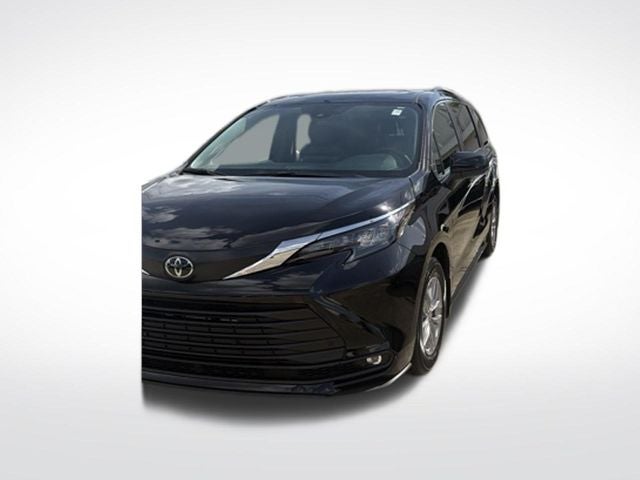 2026 Toyota Sienna XLE 8 Passenger