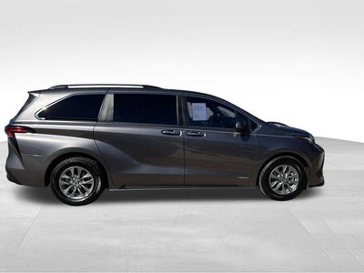 2021 Toyota Sienna XLE