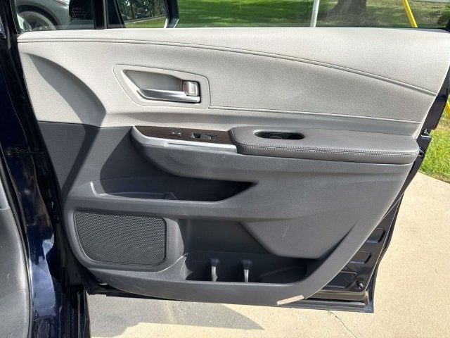 2024 Toyota Sienna XLE 8 Passenger