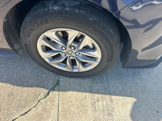 2024 Toyota Sienna XLE 8 Passenger