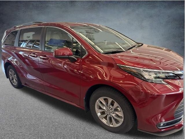 2026 Toyota Sienna XLE 8 Passenger