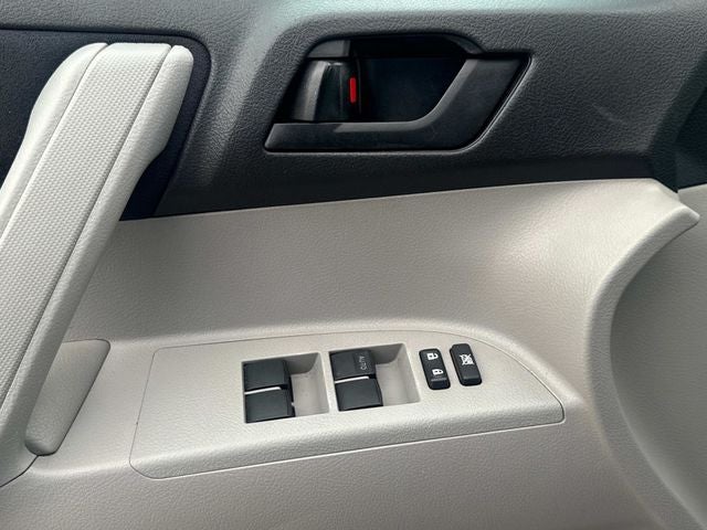 2011 Toyota Highlander Base