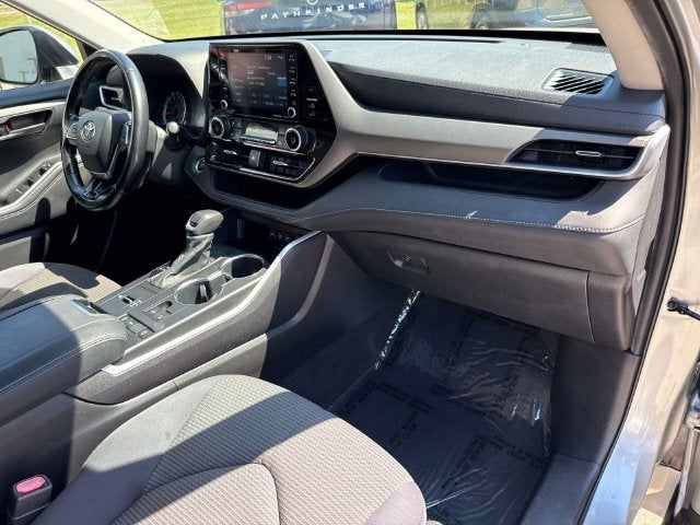 2021 Toyota Highlander LE