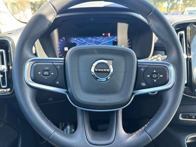 2024 Volvo XC40 B5 Plus Bright Theme